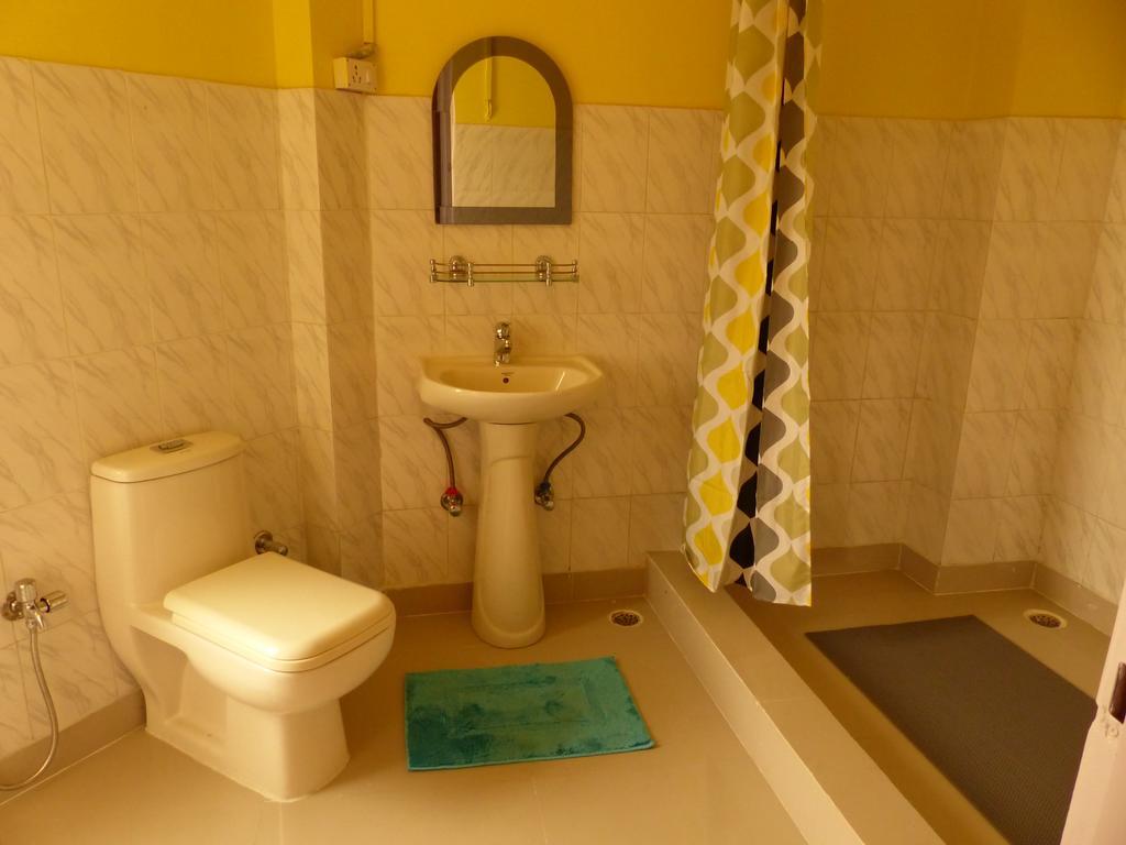 Mykonos Guest House And Spa New Delhi Exteriör bild