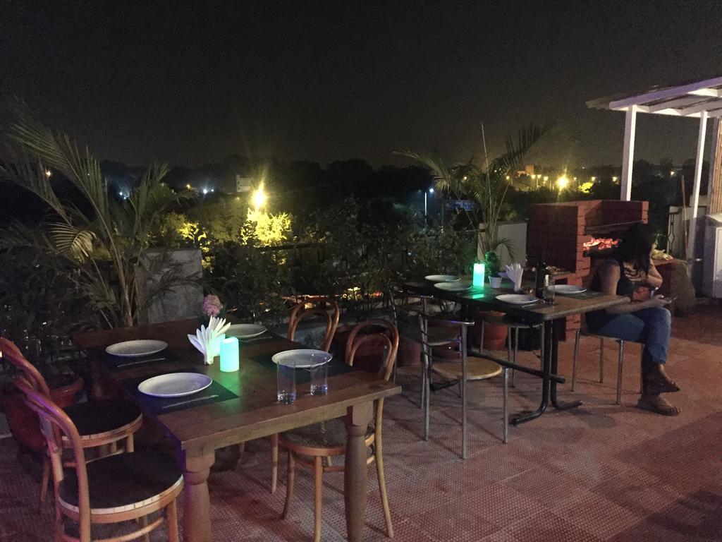 Mykonos Guest House And Spa New Delhi Exteriör bild